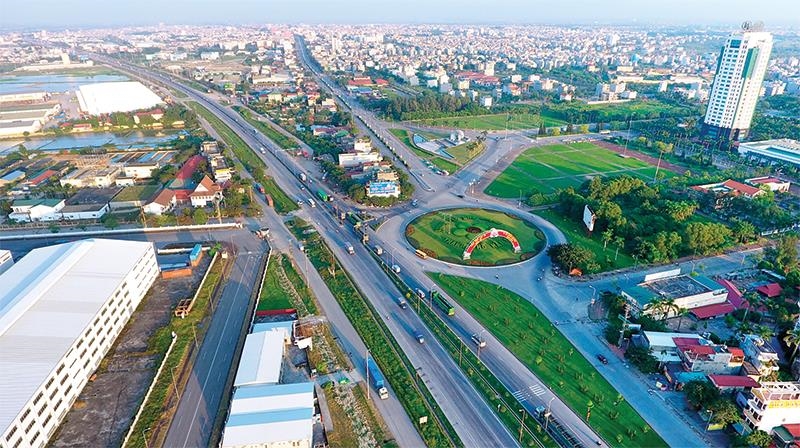 VIDEO: Phát triển mạng lưới giao thông đồng bộ, hiện đại        