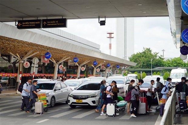 Taxi vào sân bay Tân Sơn Nhất sẽ phải trả phí từ 5.000-10.000 đồng