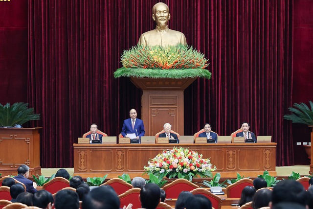 Chủ tịch nước Nguyễn Xuân Phúc điều hành ngày làm việc đầu tiên Hội nghị Trung ương 5 
