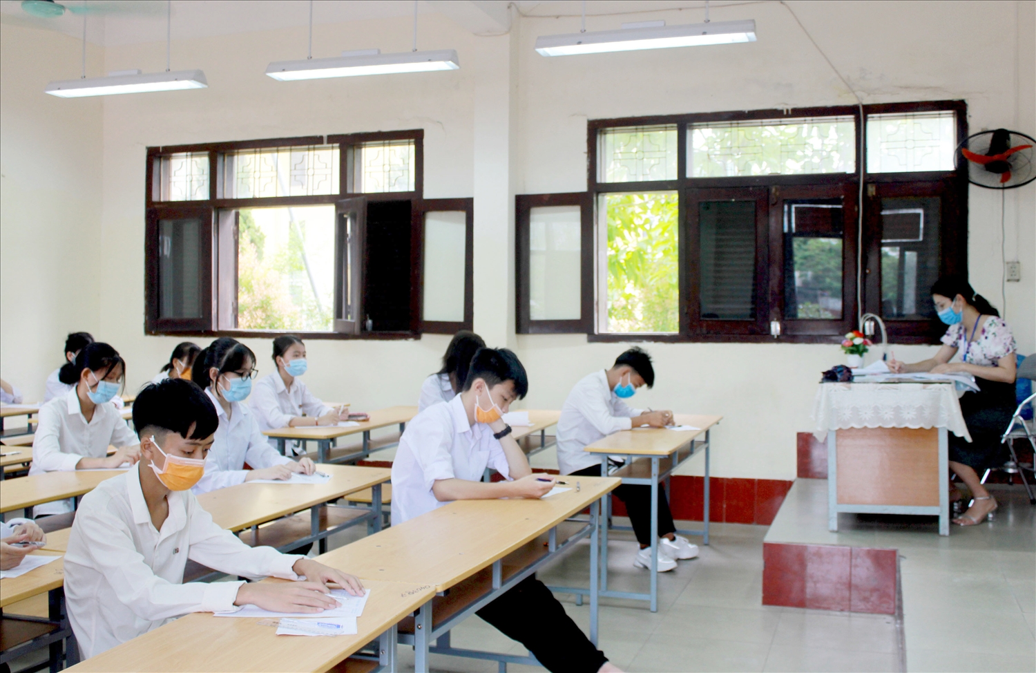 VIDEO: Phó chủ tịch UBND tỉnh kiểm tra thi tuyển sinh lớp 10 THPT tại TPHD và huyện Ninh Giang