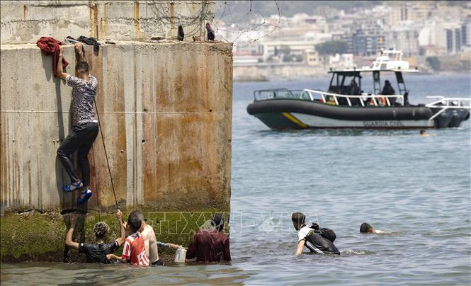 Ít nhất 39 người di cư thiệt mạng ngoài khơi Tây Ban Nha 