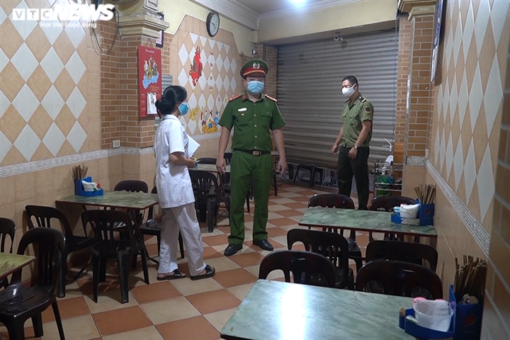 Hà Nội: Hàng quán than ế ẩm vì quy định đóng cửa trước 21h để phòng COVID-19