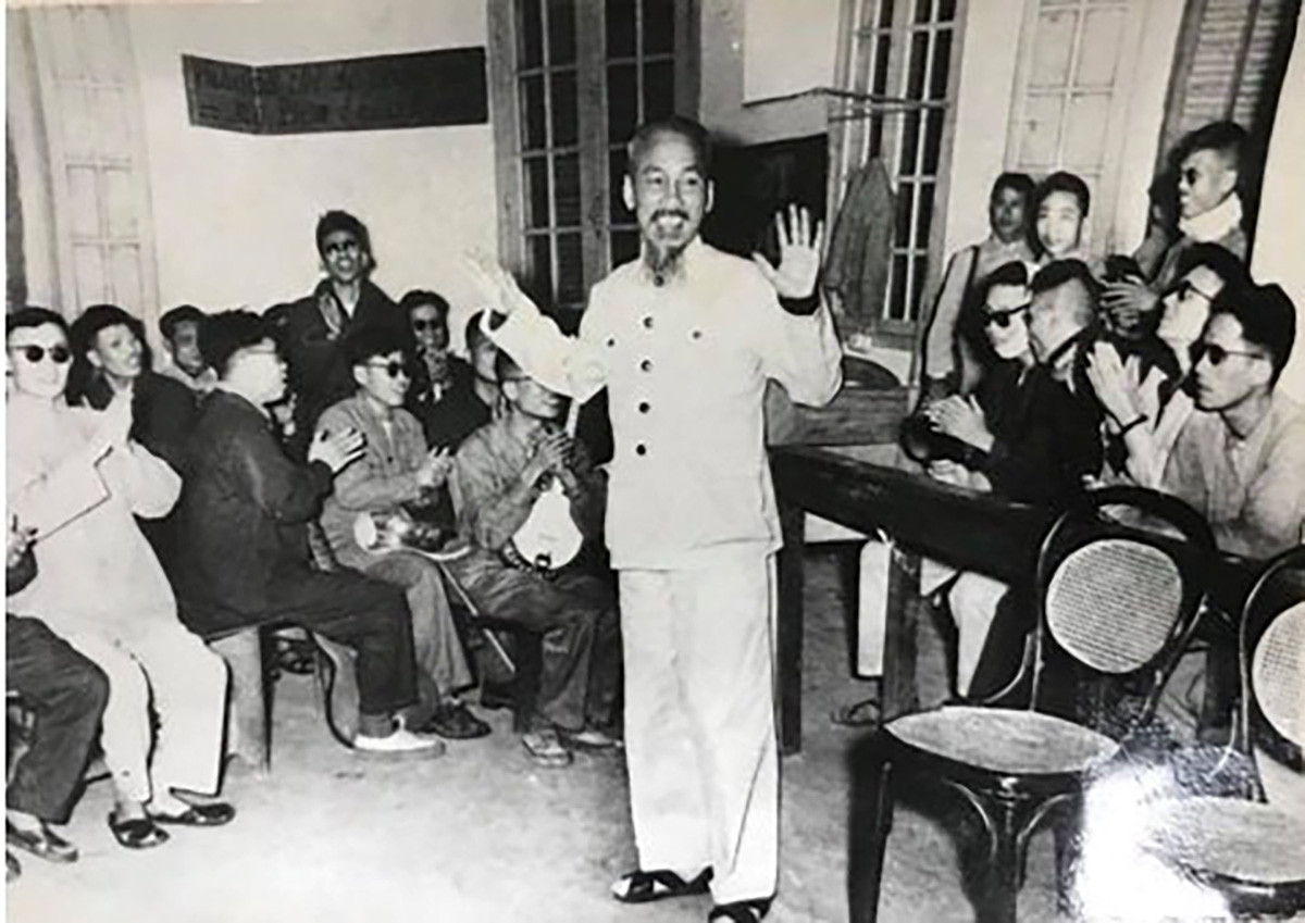 Kỷ niệm 77 năm Ngày Thương binh - Liệt sĩ (27/7/1947 - 27/7/2024):Chủ tịch Hồ Chí Minh với đạo lý “uống nước nhớ nguồn”