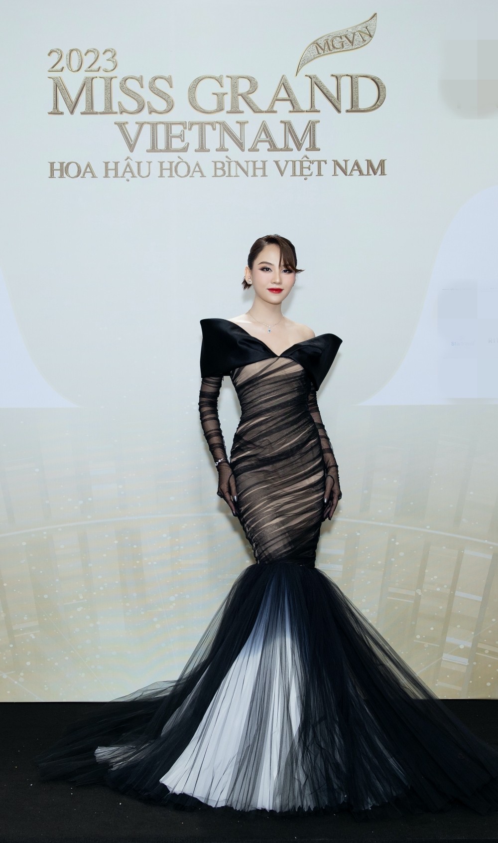 Thảm đỏ Chung khảo Miss Grand Vietnam 2023: Á hậu Phương Nhi chiếm spotlight
