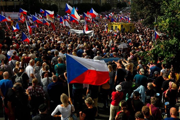 CH Séc: Cả trăm nghìn người tuần hành yêu cầu chính phủ từ chức 