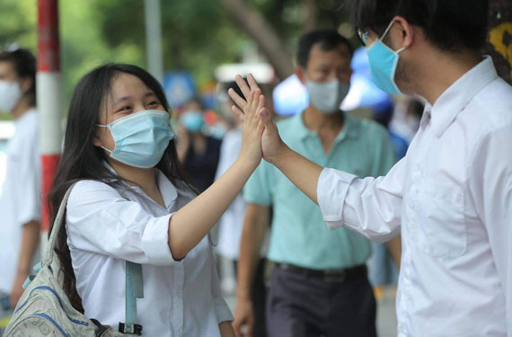 VIDEO: Ngày đầu năm học mới