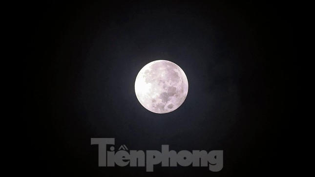 Ngắm trăng tròn 16 đẹp lung linh ở Hà Nội 