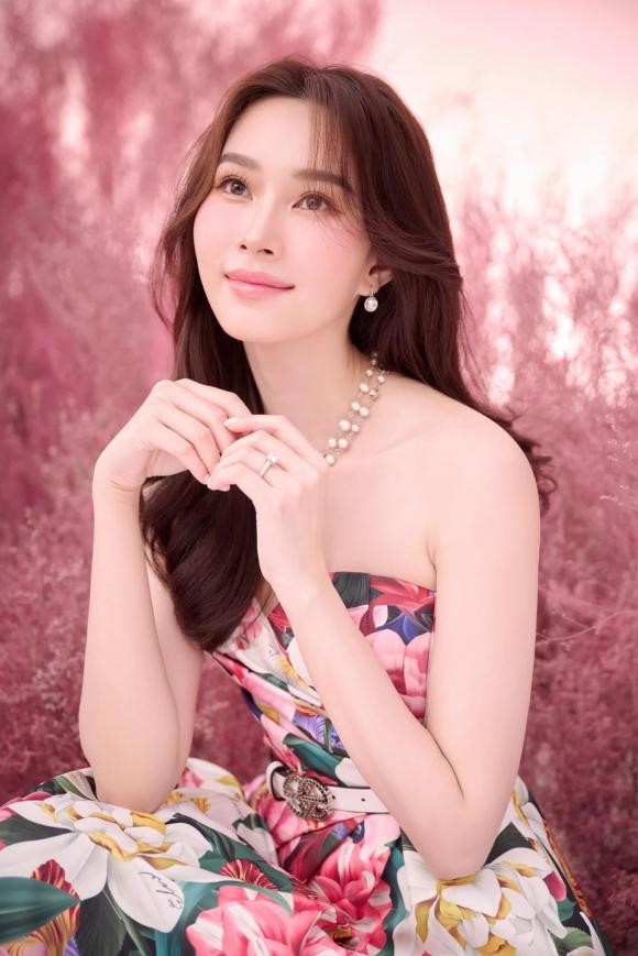 3 Hoa hậu Việt Nam ngày càng trắng nõn nà, thăng hạng nhan sắc 