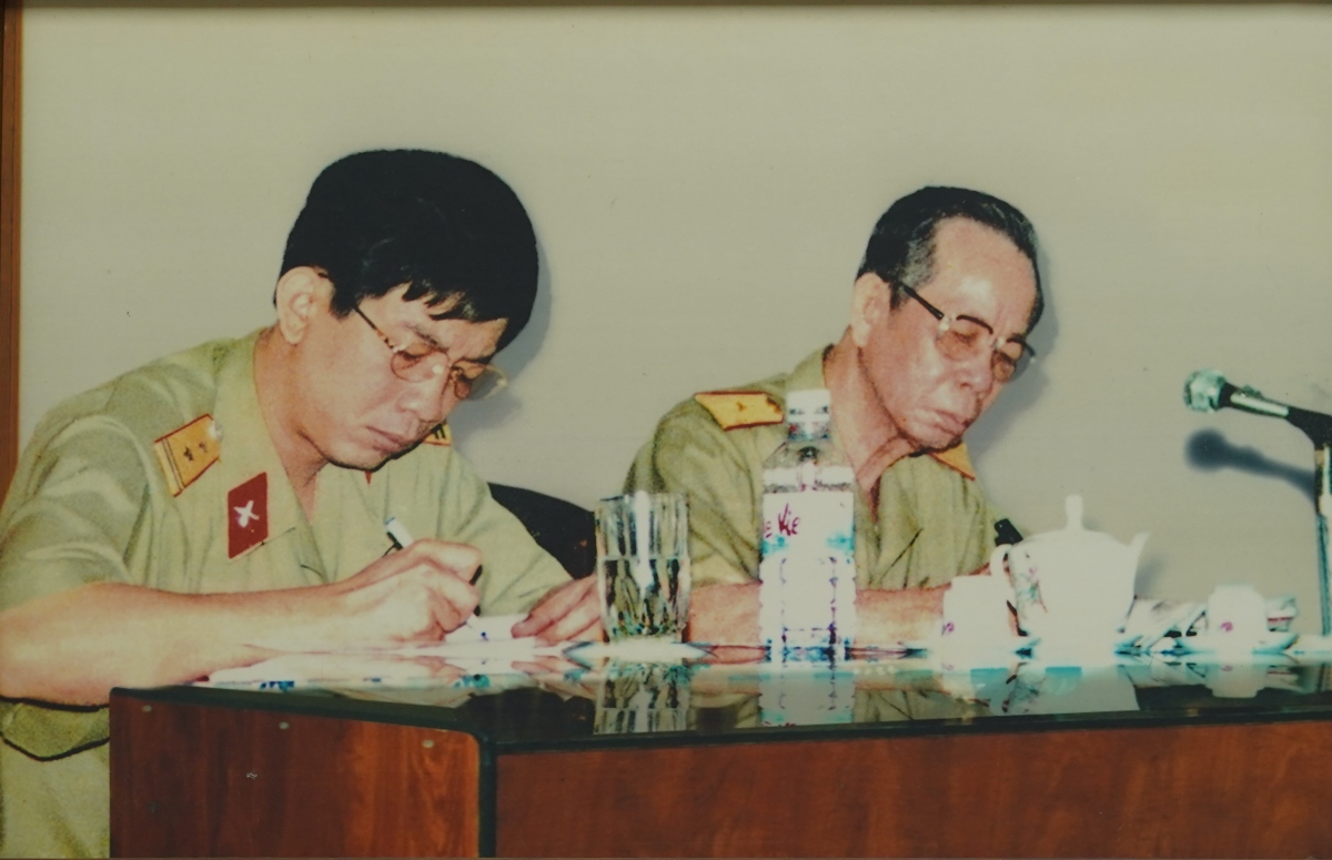Hình ảnh cuộc đời và sự nghiệp của Thượng tướng Nguyễn Chí Vịnh 