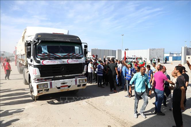 Xung đột Hamas-Israel: Đoàn xe viện trợ thứ hai vào Gaza 