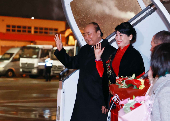 Chủ tịch nước Nguyễn Xuân Phúc đến Geneva, bắt đầu thăm chính thức Thụy Sỹ 