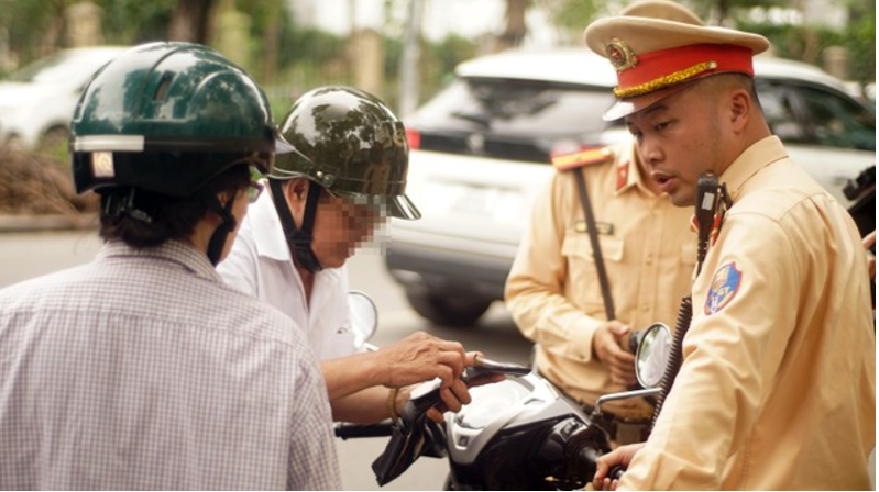 Những loại giấy tờ sẽ được tích hợp vào tài khoản định danh điện tử của tài xế từ năm 2025