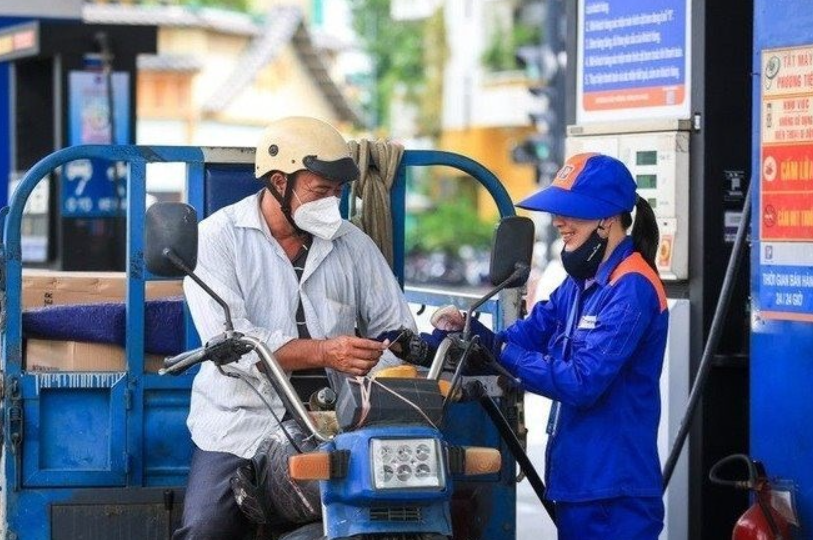 Giá xăng RON 95, dầu diesel cùng giảm từ chiều nay