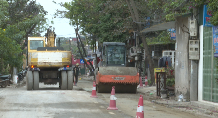 KHẨN TRƯƠNG HOÀN TRẢ MẶT ĐƯỜNG ĐẢM BẢO AN TOÀN GIAO THÔNG DỊP TẾT GIÁP THÌN