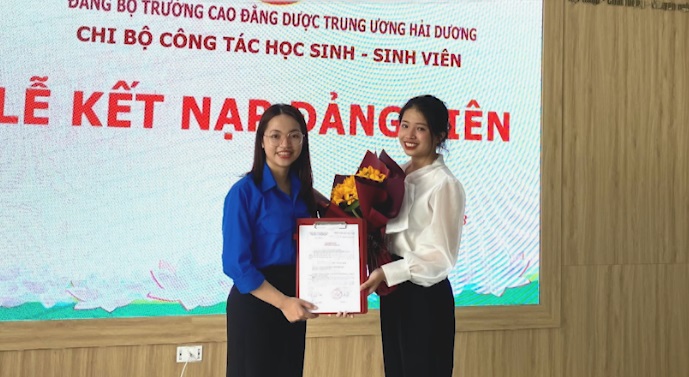 QUAN TÂM PHÁT TRIỂN ĐẢNG TRONG SINH VIÊN 