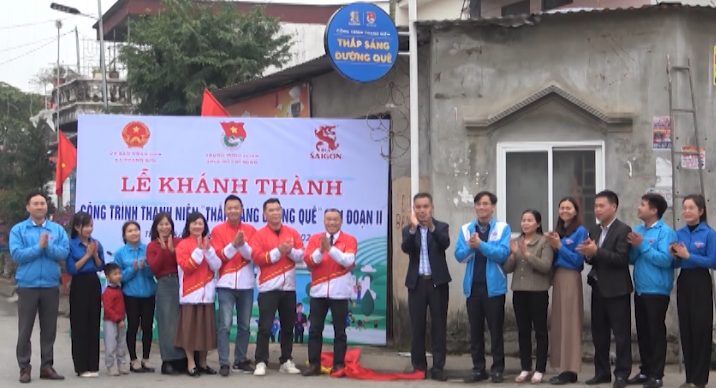 KHÁNH THÀNH CÔNG TRÌNH THANH NIÊN “THẮP SÁNG ĐƯỜNG QUÊ” TẠI XÃ THANH SƠN 