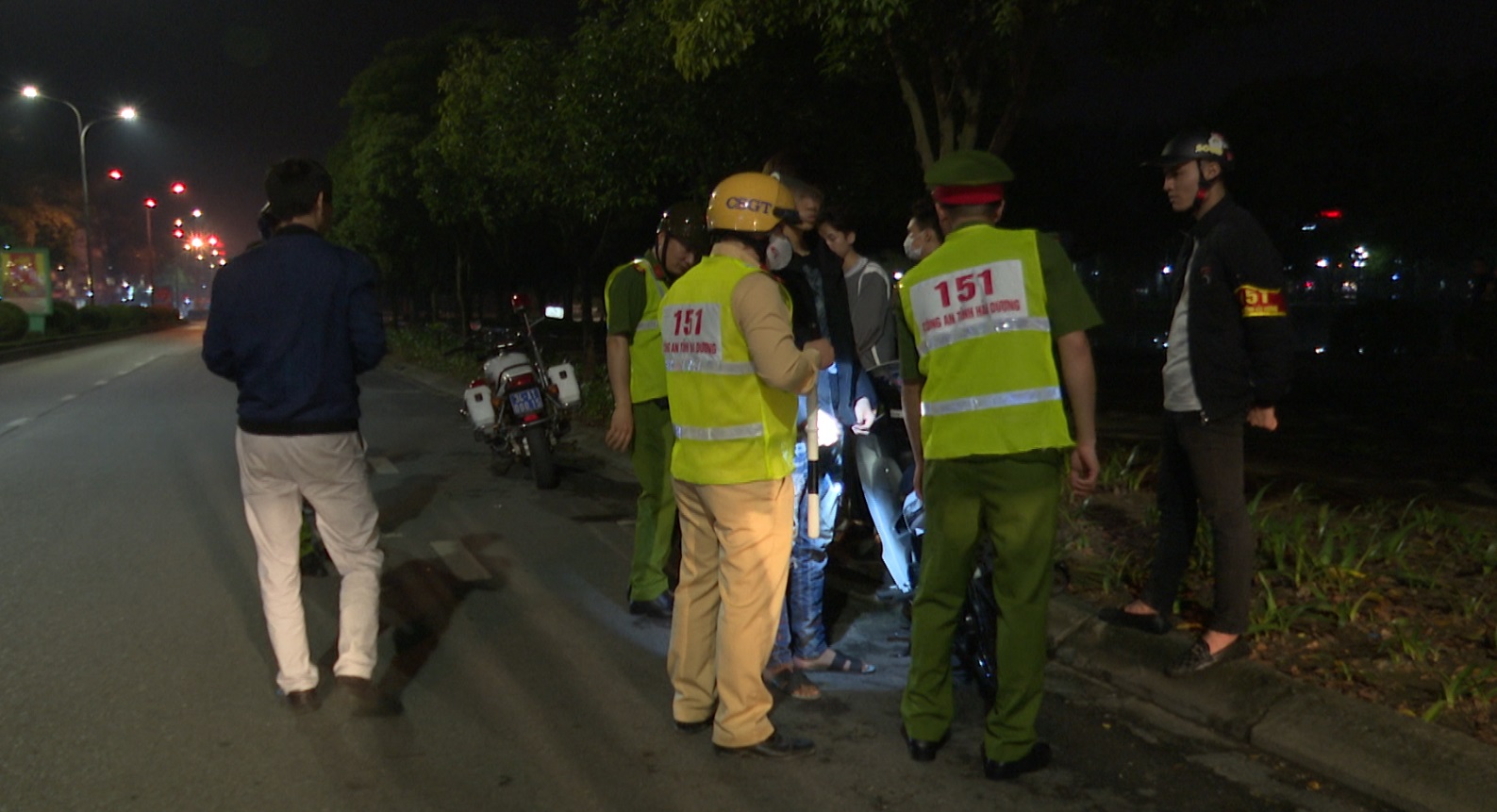 THỰC HIỆN ĐỒNG BỘ GIẢI PHÁP KÉO GIẢM SỐ VỤ PHẠM TỘI VỀ TRẬT TỰ XÃ HỘI