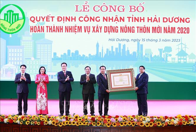 Thủ tướng Chính phủ trao bằng công nhận tỉnh Hải Dương hoàn thành nhiệm vụ xây dựng nông thôn mới