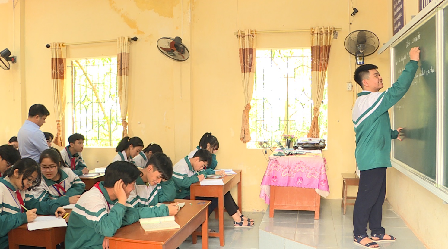 Những học sinh đạt điểm tuyệt đối học sinh giỏi cấp tỉnh năm học 2022 - 2023 ở Ninh Giang