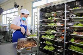 Bảo đảm vệ sinh ATTP tại các bếp ăn tập thể trong doanh nghiệp
