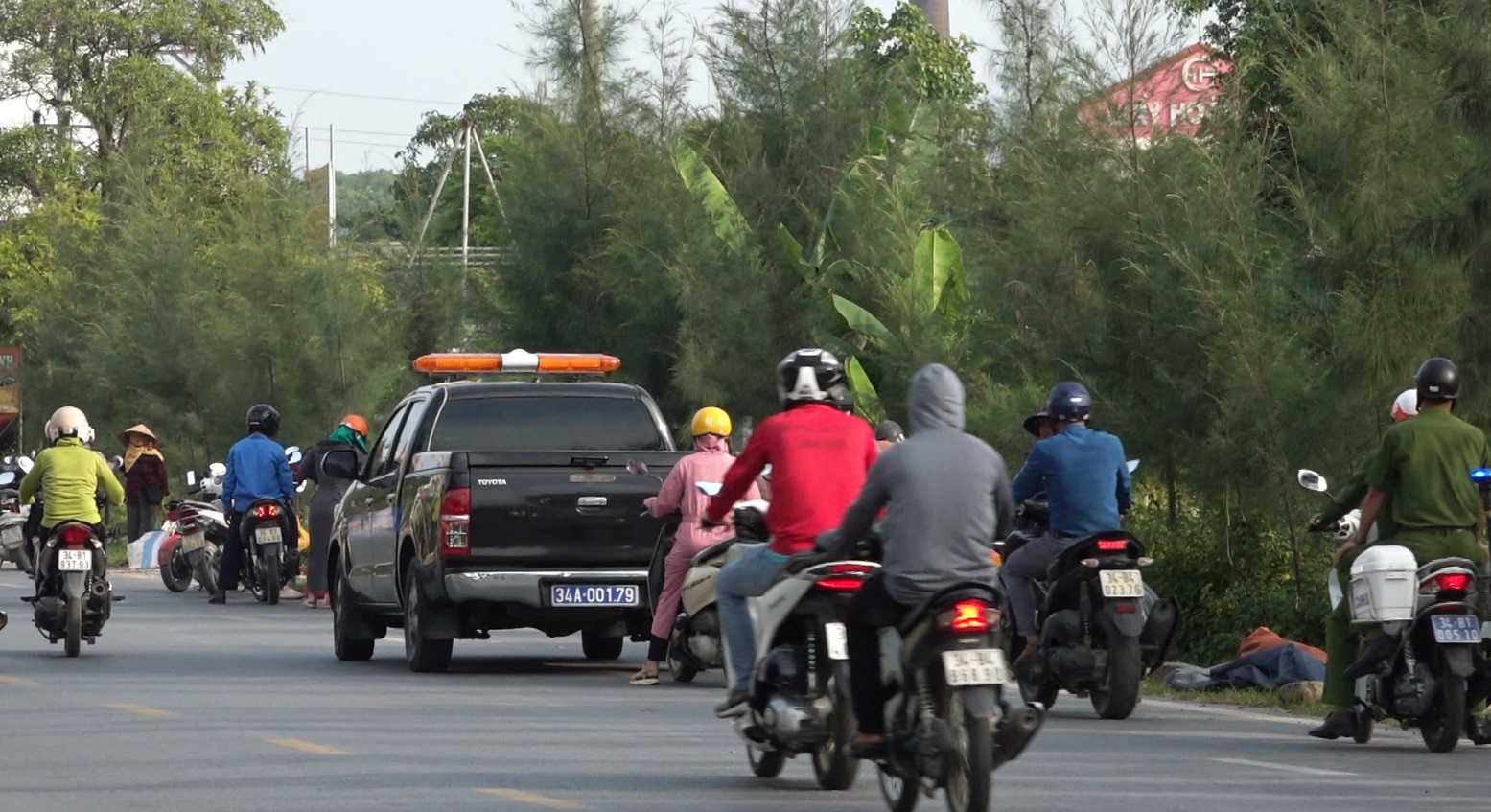 Gia Lộc triển khai tuyên truyển, giải tỏa tụ điểm họp chợ lấn chiếm lòng lề đường