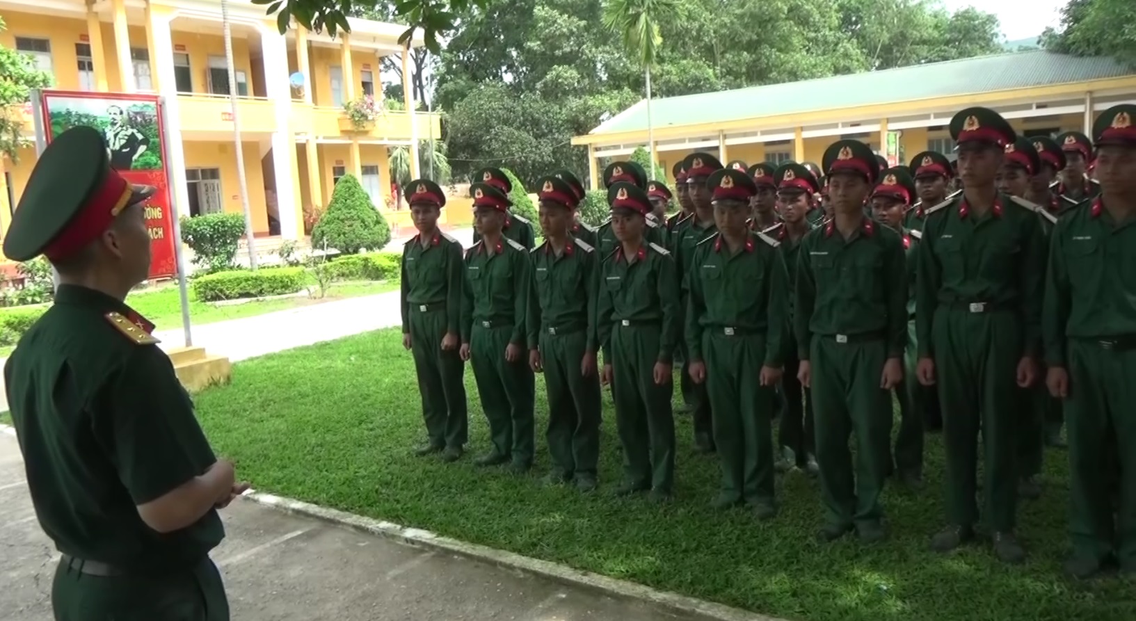 QUỐC PHÒNG TOÀN DÂN: Trưởng thành sau 3 tháng huấn luyện chiến sỹ mới