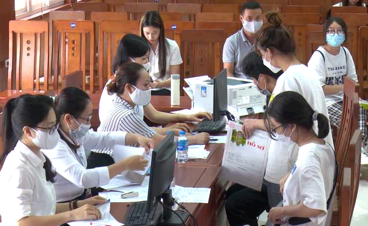 Gần 200 sinh viên Cao đẳng Dược Trung ương Hải Dương nhập học