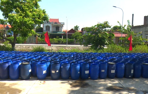 Trao tặng 500 thùng nhựa ủ rác hữu cơ