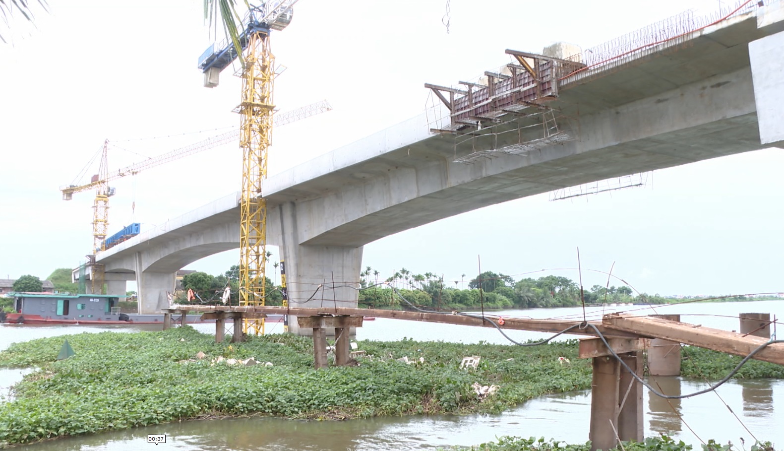 TỨ KỲ ĐẦU TƯ HẠ TẦNG GIAO THÔNG, TẠO ĐỘNG LỰC PHÁT TRIỂN KINH TẾ - XÃ HỘI