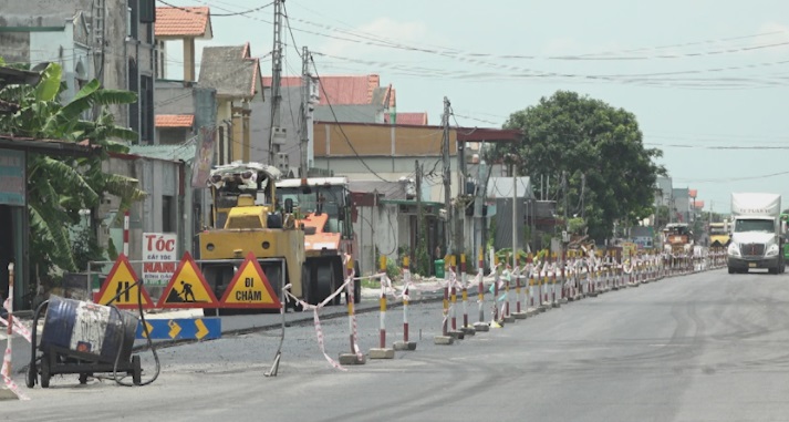 TẬP TRUNG THI CÔNG DỰ ÁN CẢI TẠO, NÂNG CẤP ĐƯỜNG 391, HUYỆN TỨ KỲ