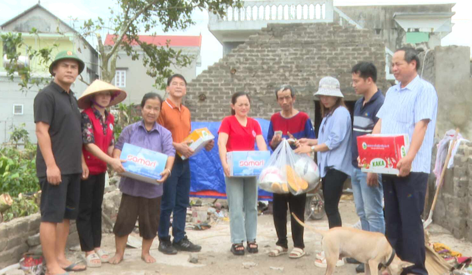 CHÂN DUNG CUỘC SỐNG: NHỮNG TẤM LÒNG 