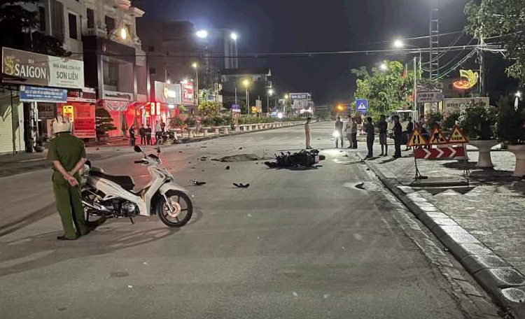 Tai nạn giữa 2 xe máy ở Tứ Kỳ, 2 người tử vong